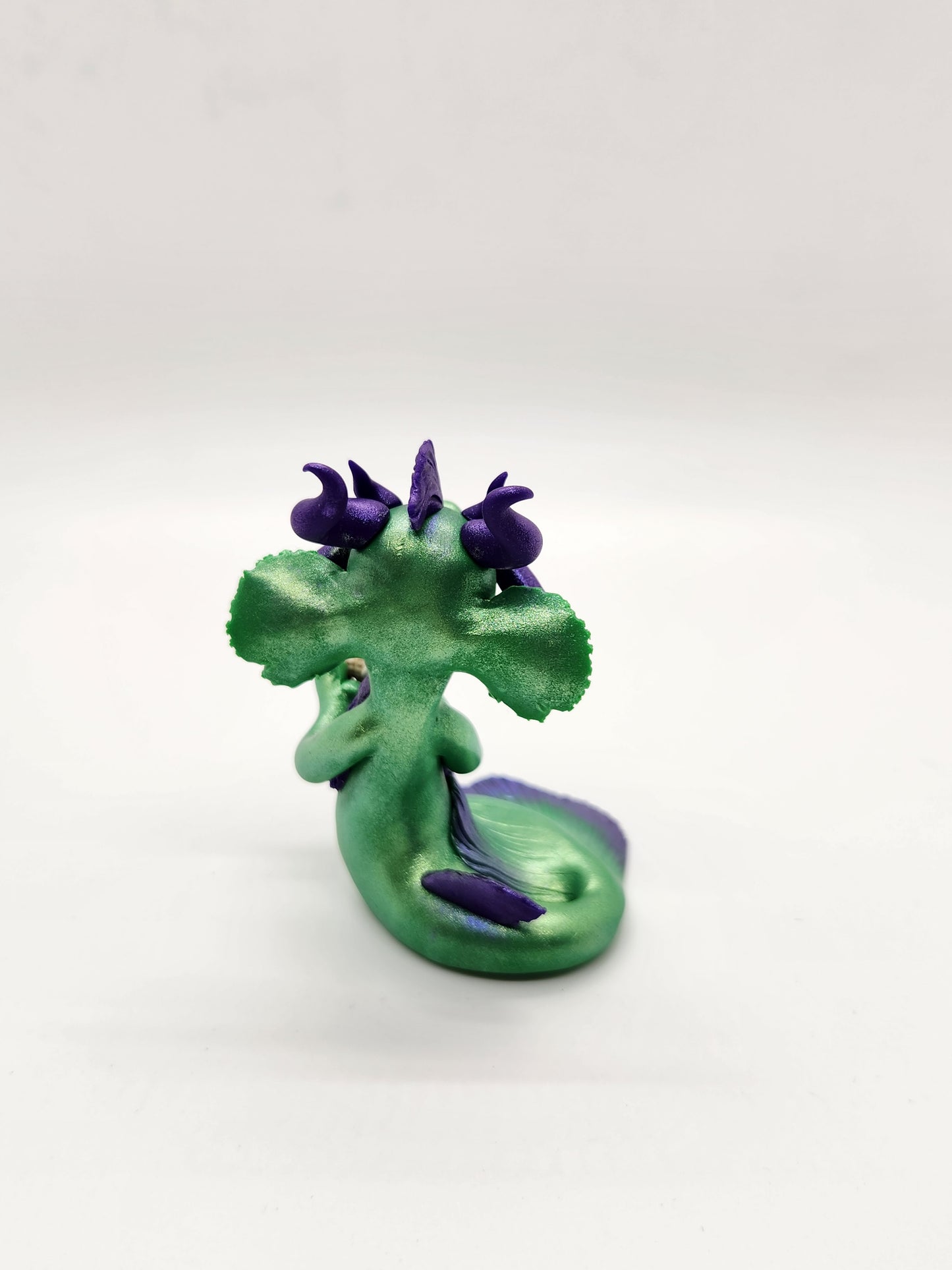 "Peshk" green baby sea dragon sculpture