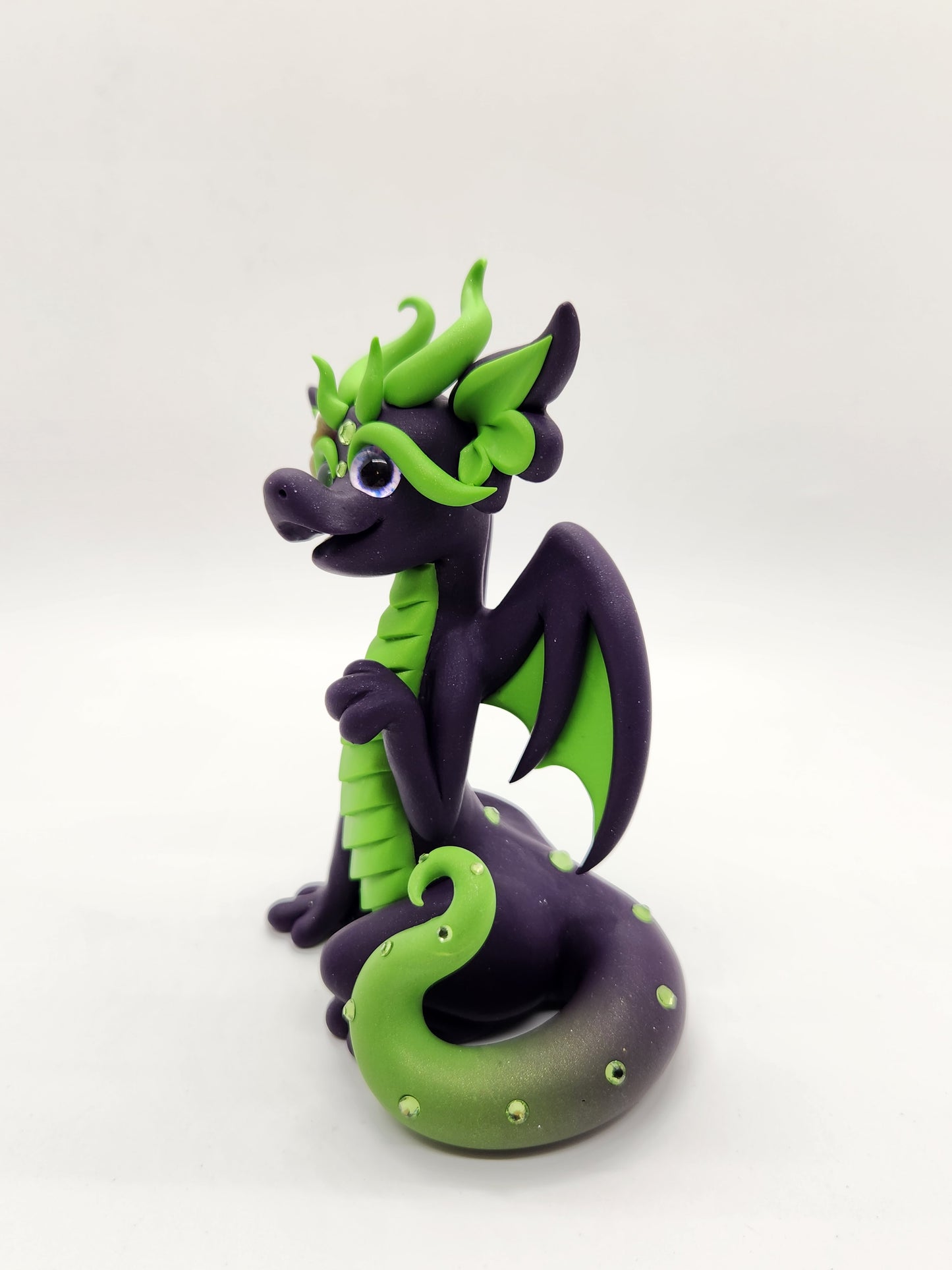 "Hoa" purple and green flower dragon sculpture