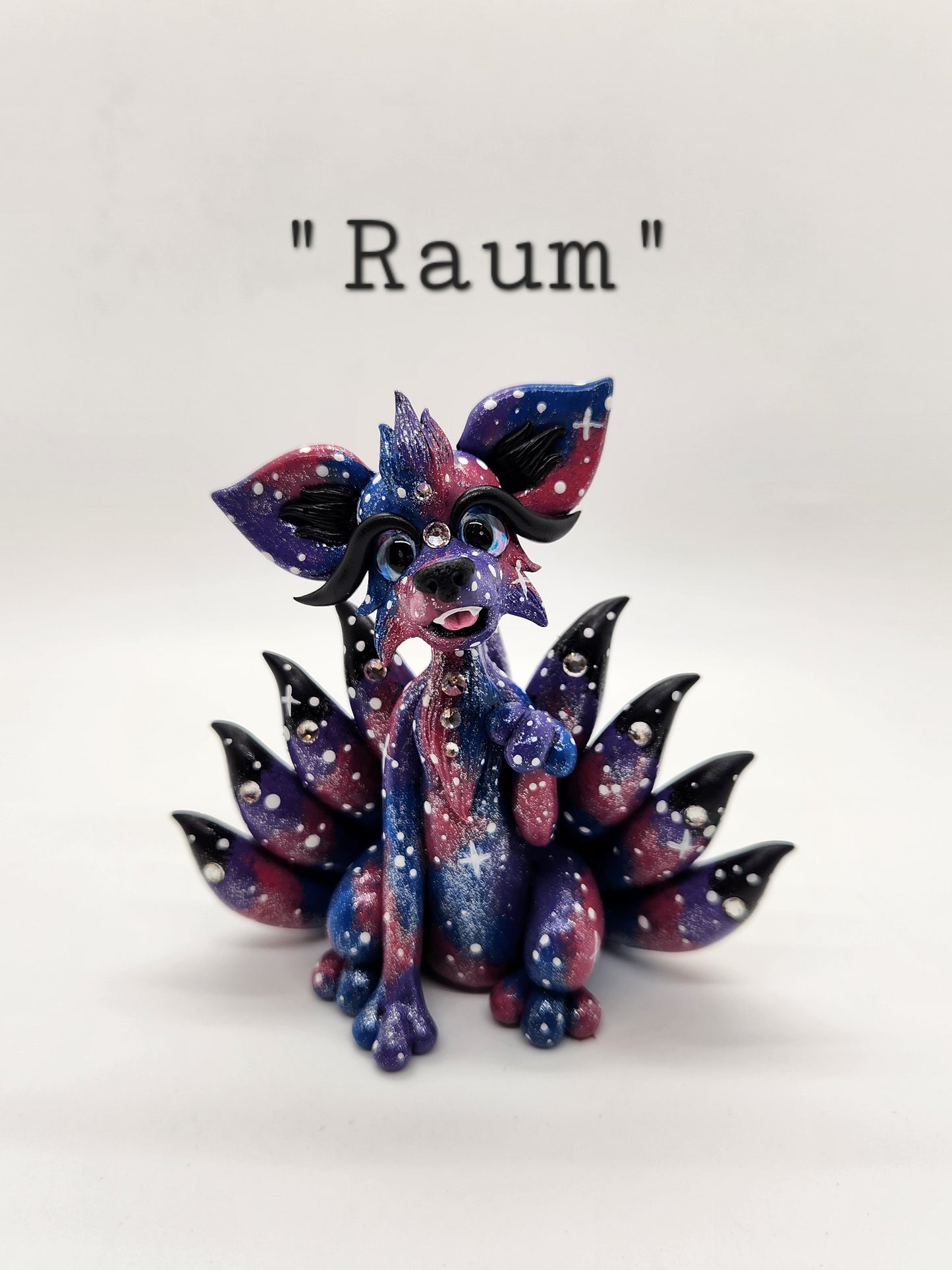 "Raum" Space kitsune sculpture