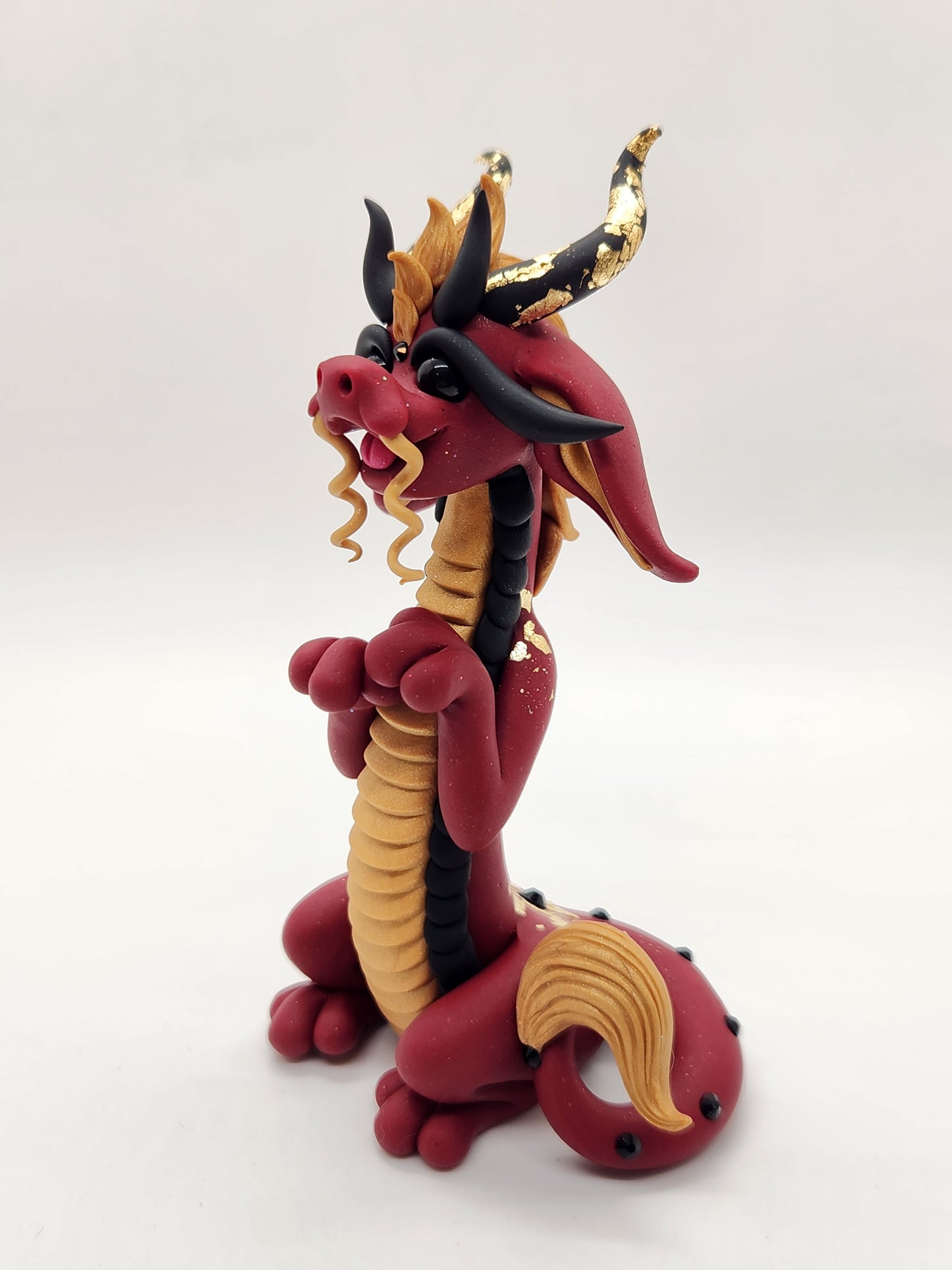 "Fier" red and gold Chinese style dragon sculpture