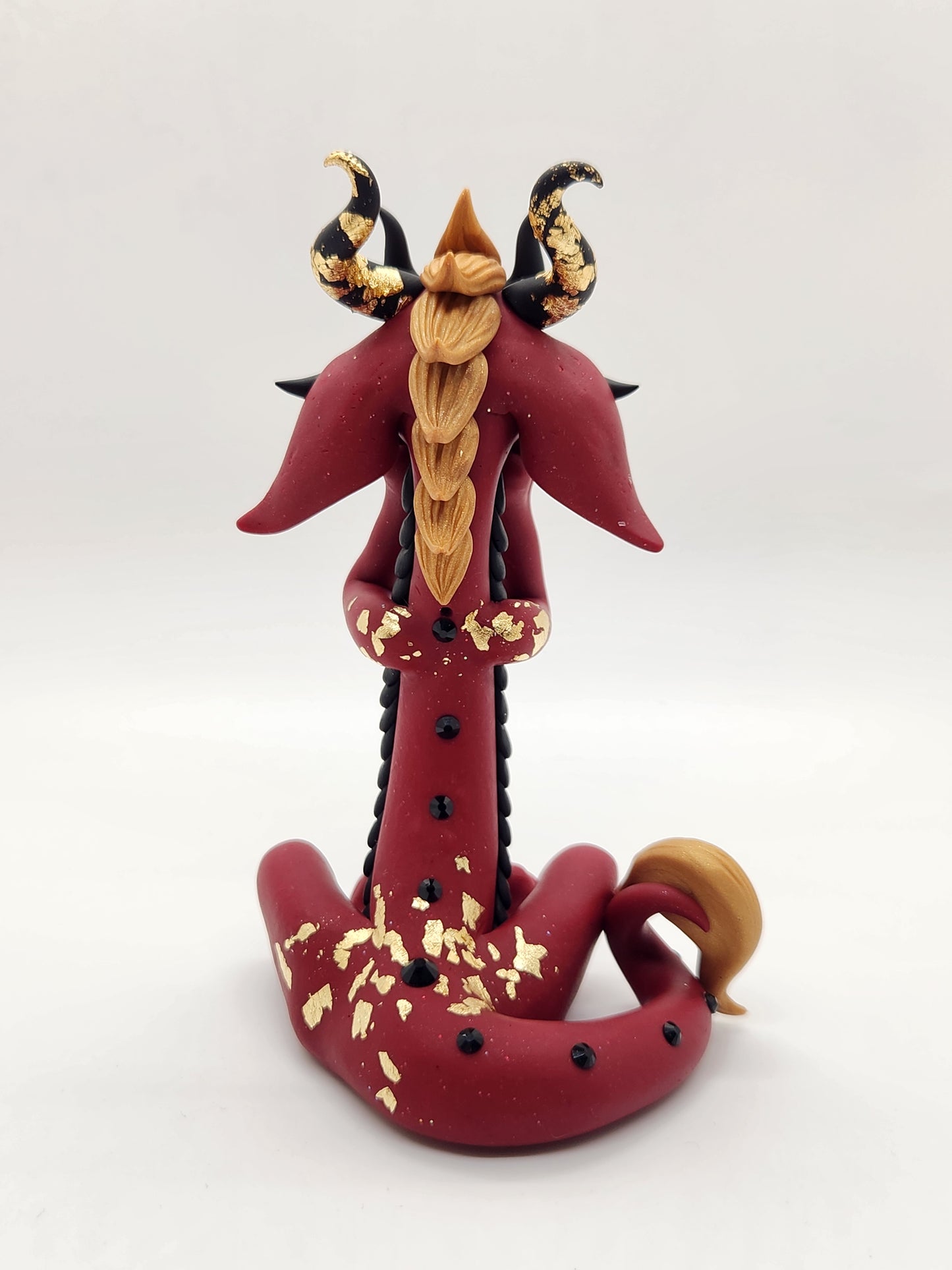 "Yiya" red and gold Chinese style dragon sculpture