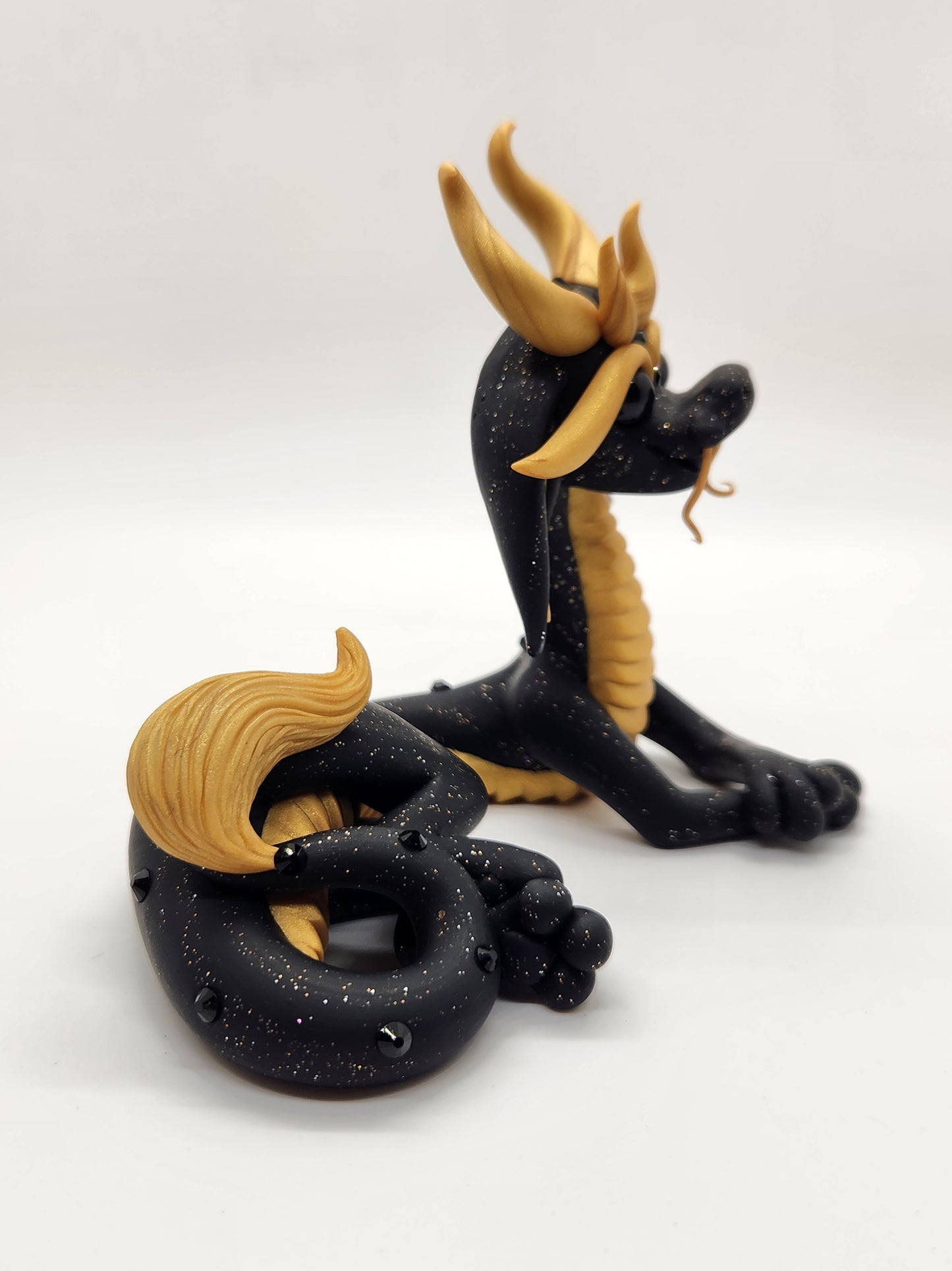 "Naledi" black and gold Chinese style dragon sculpture