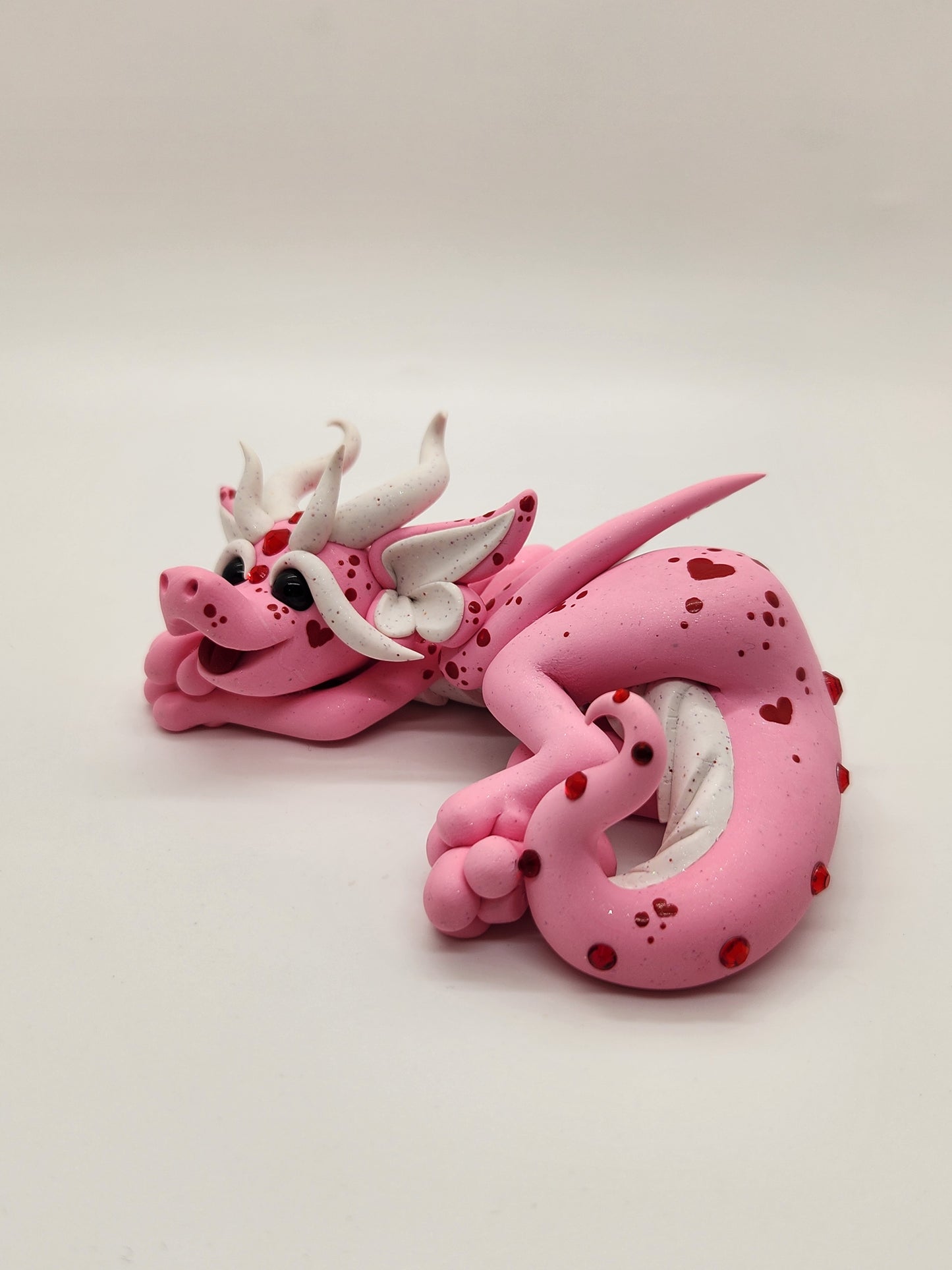 "Meilè" pink and white valentine's Dragon sculpture