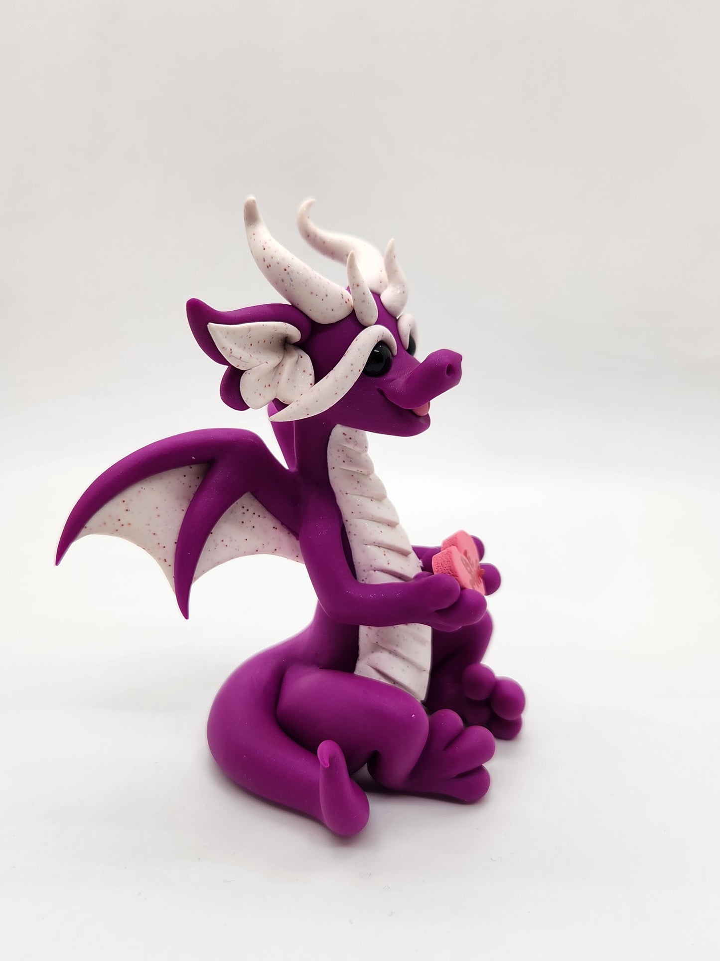 "Cinta" purple and white valentine's Dragon sculpture