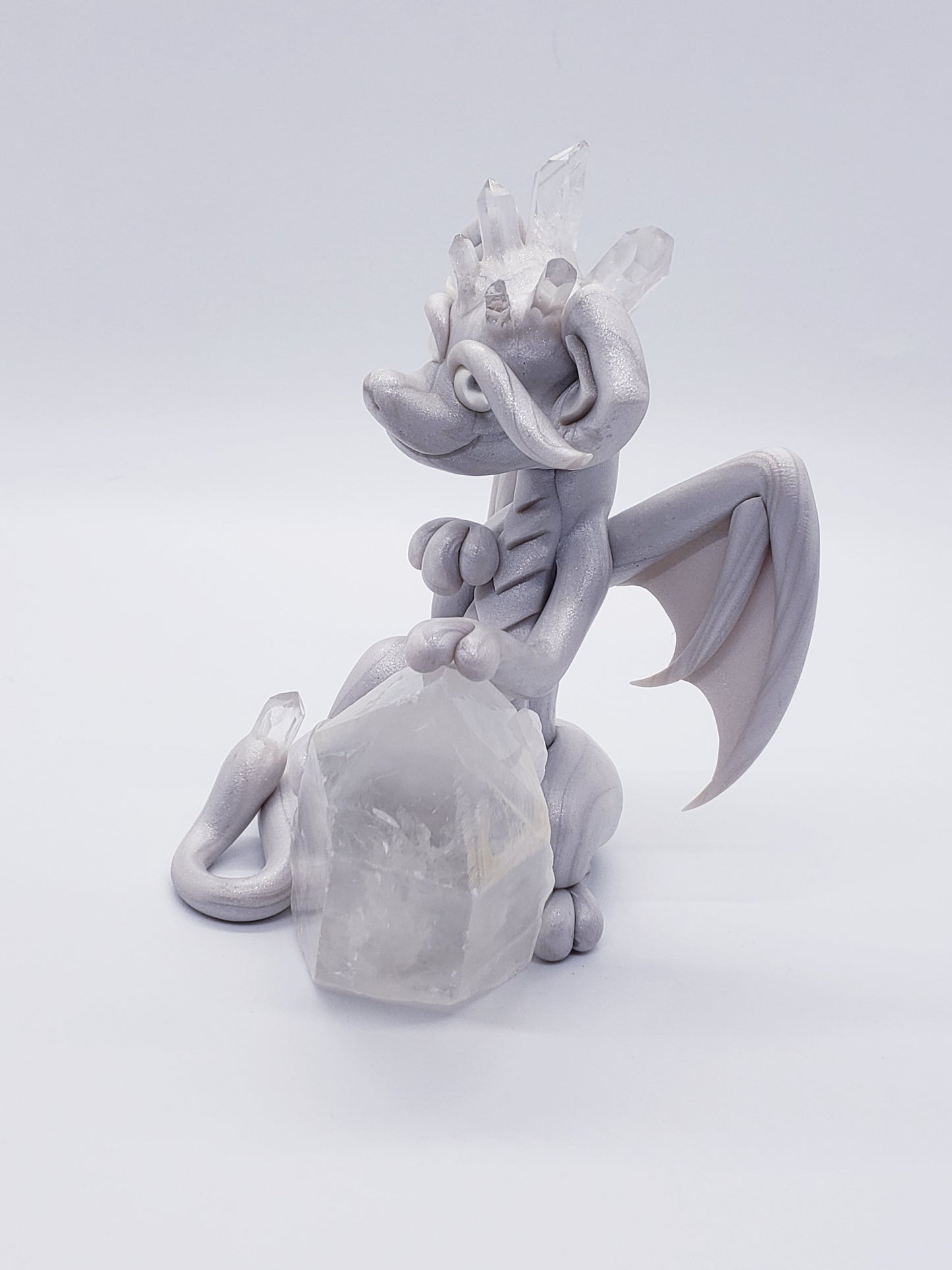 "Parantaa" Clear quartz dragon