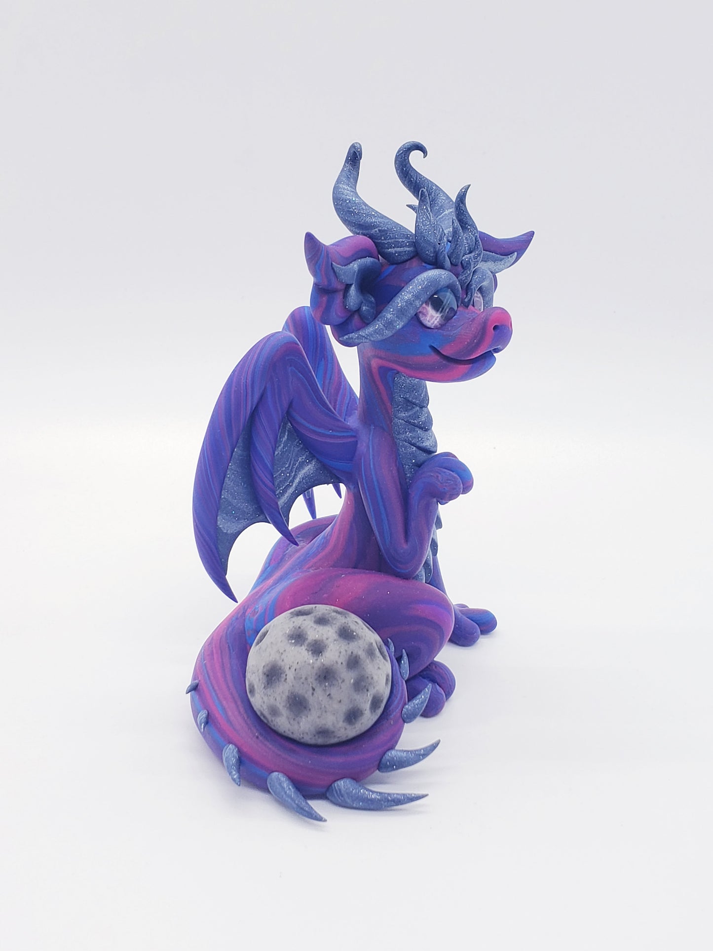 "Ruimte" space moon dragon scuplture