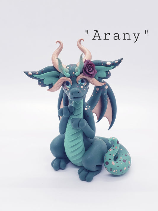 "Arany" green and gold dragon sculpture