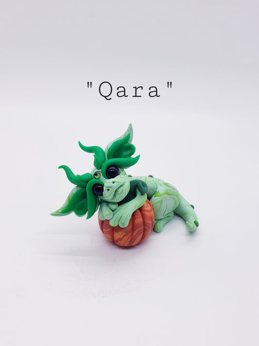 "Qara" green autumn pumpkin dragon sculpture