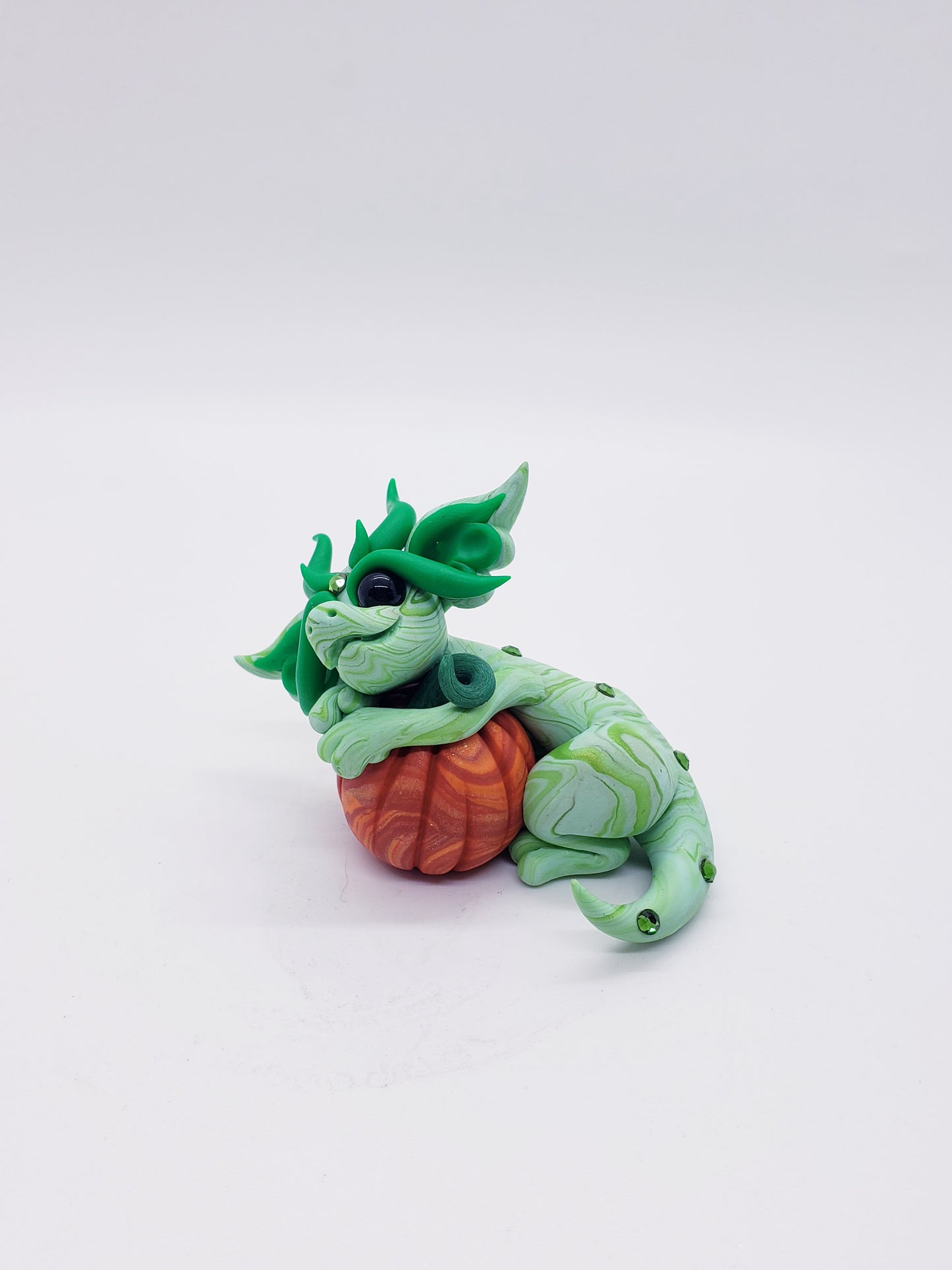 "Qara" green autumn pumpkin dragon sculpture