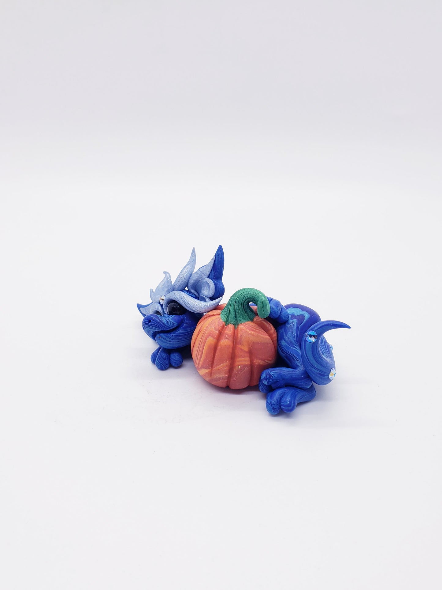 "Tök" blue autumn pumpkin baby dragon sculpture