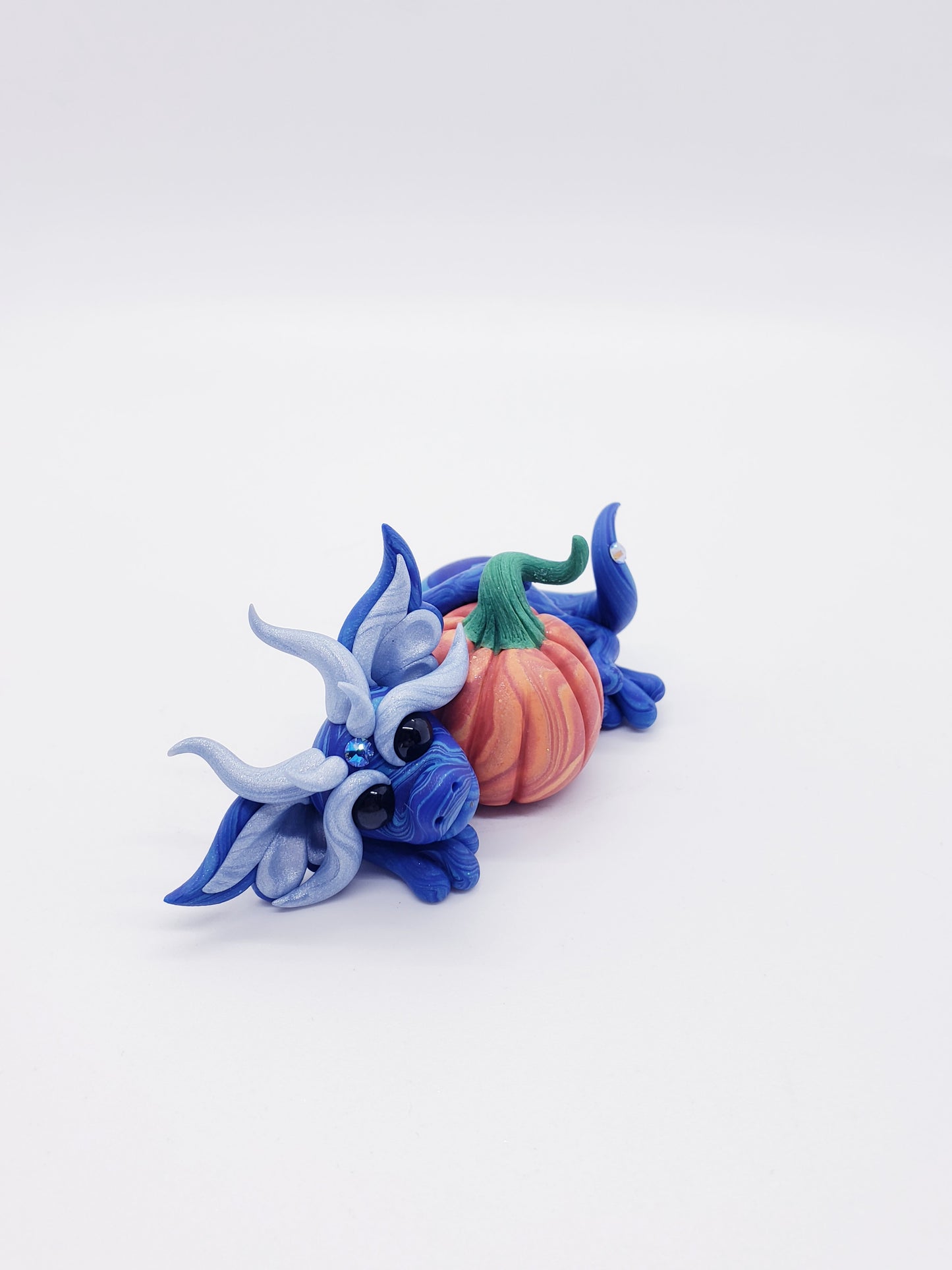 "Tök" blue autumn pumpkin baby dragon sculpture