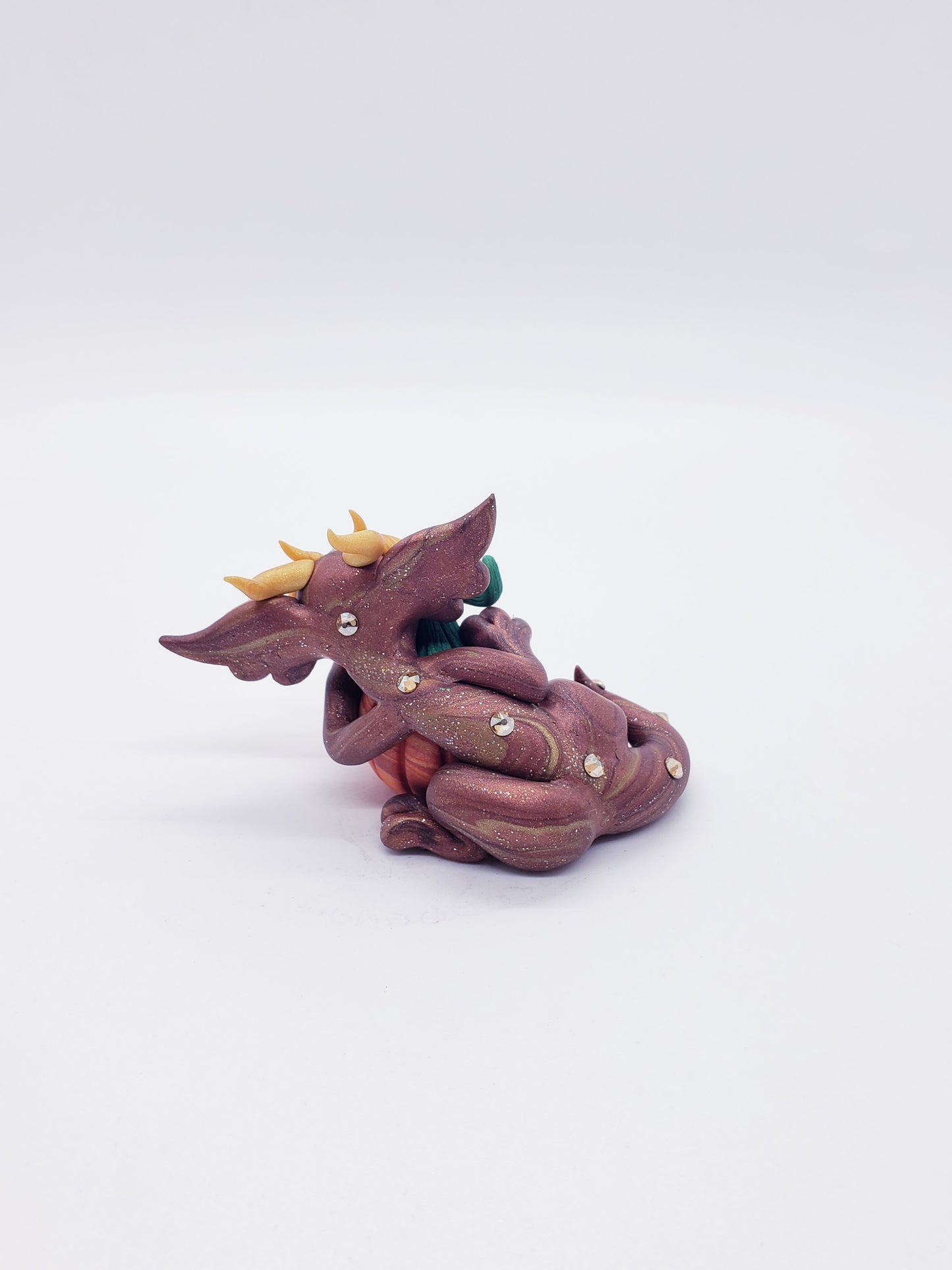 "Kädi" gold autumn pumpkin baby dragon sculpture