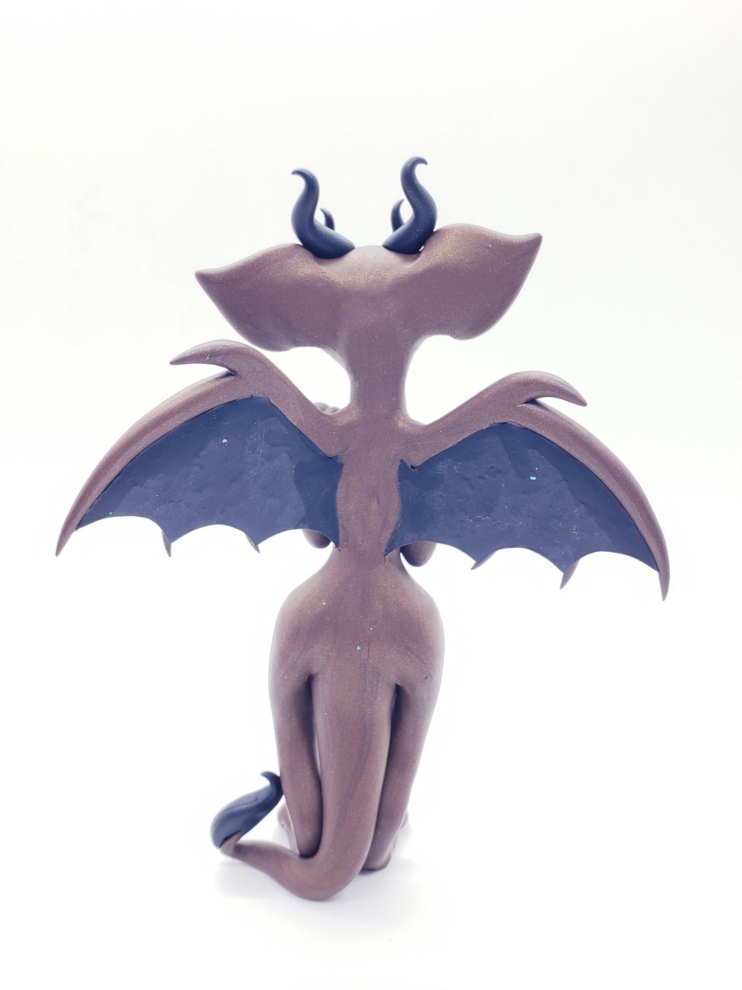 "Kylfu" bat dragon sculpture