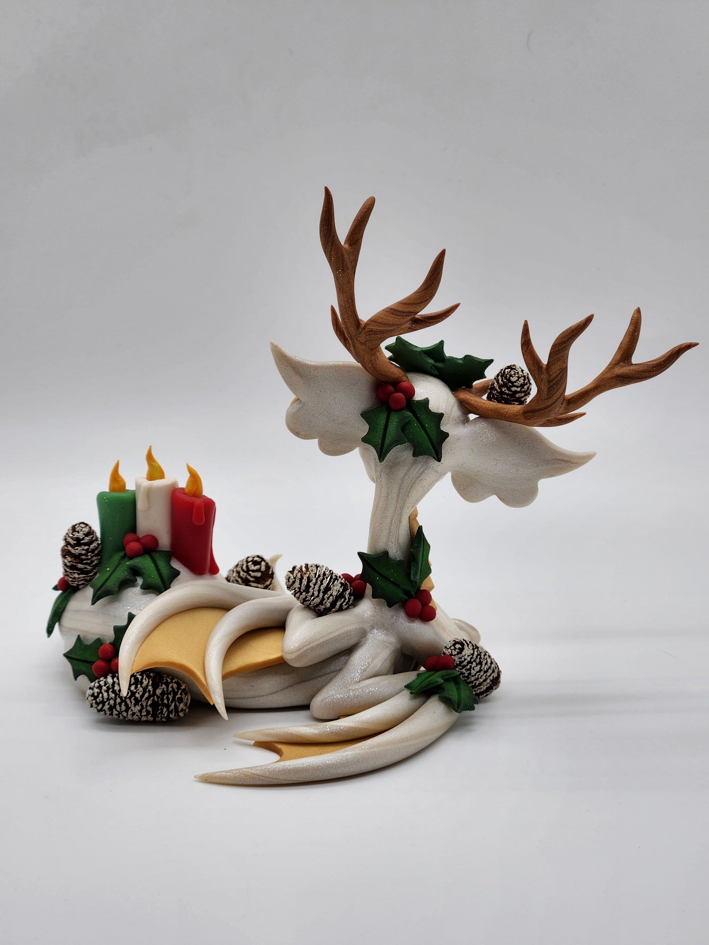 "Tier" white yule dragon sculpture