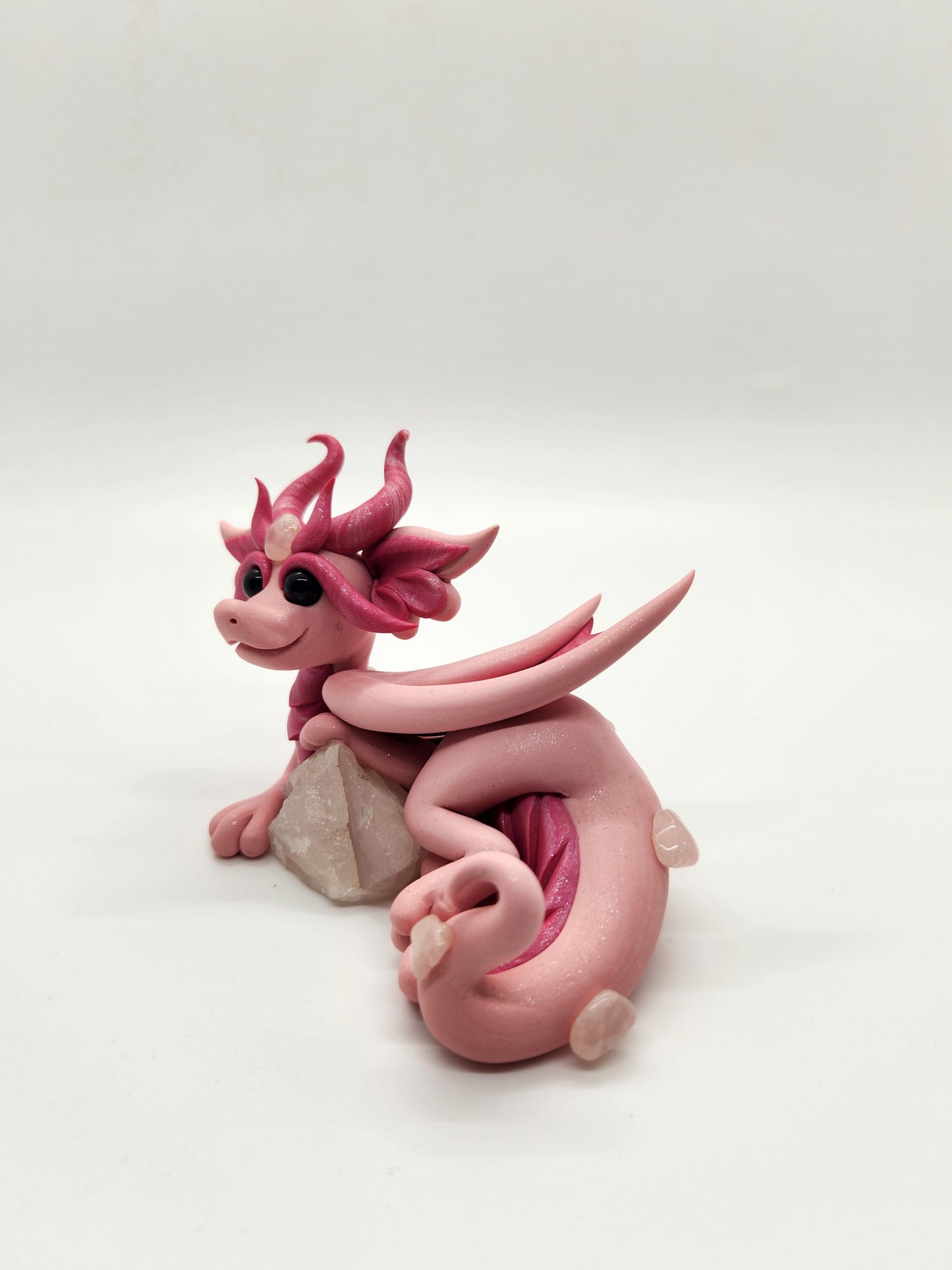 "Meilė" pink dragon sculture with rose quartz