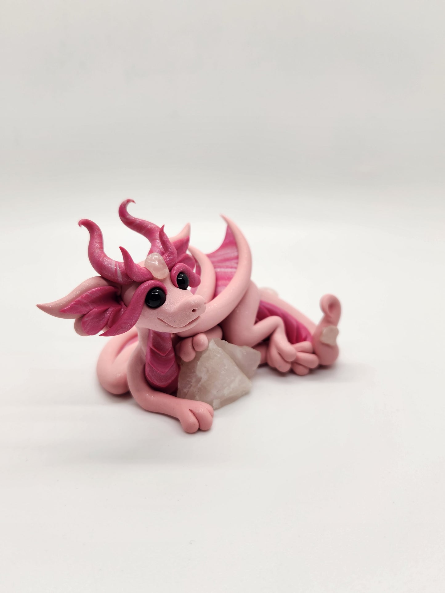 "Meilė" pink dragon sculture with rose quartz