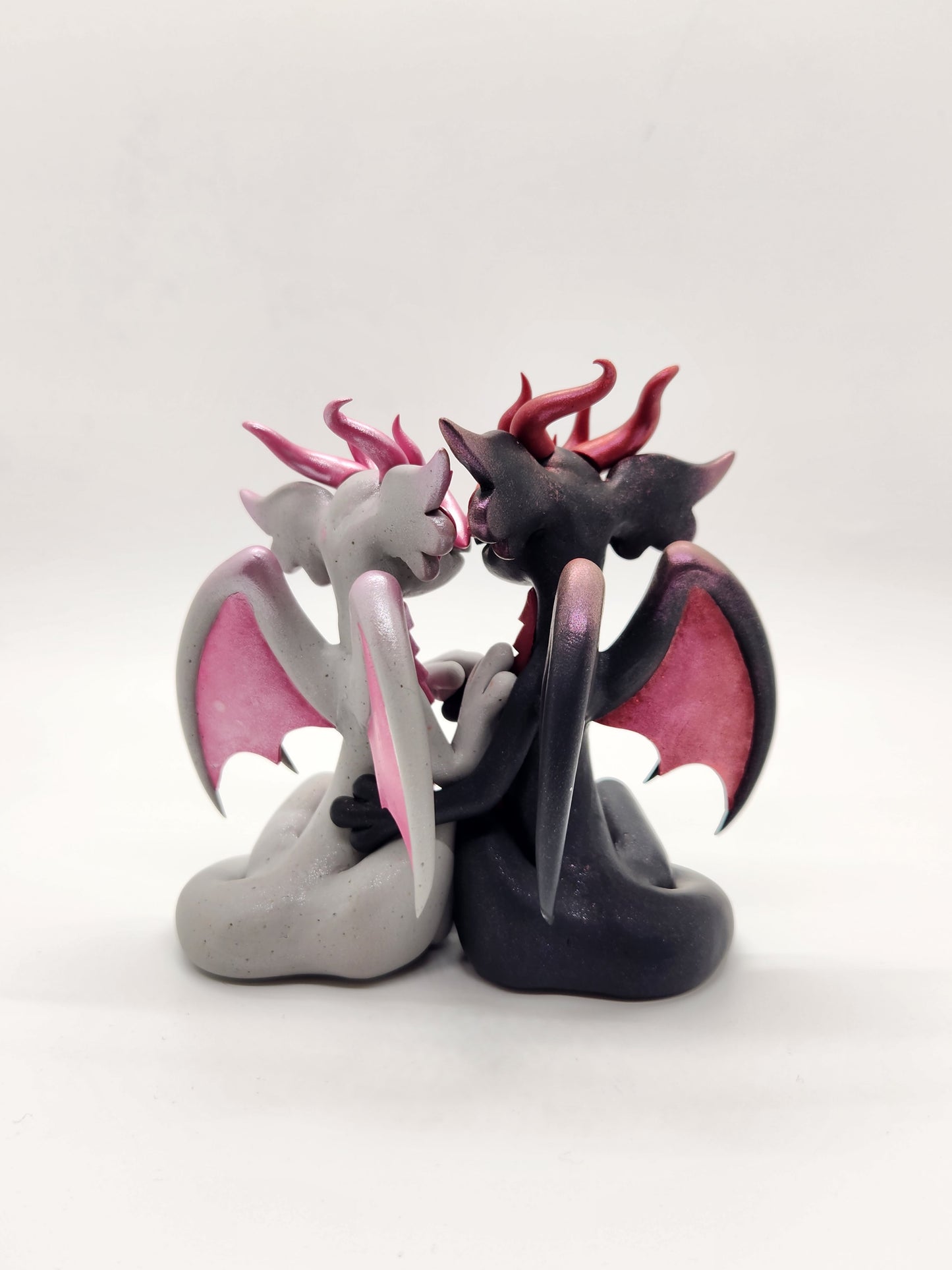 "Amant & Leannán" black and gray dragon couple scuppture