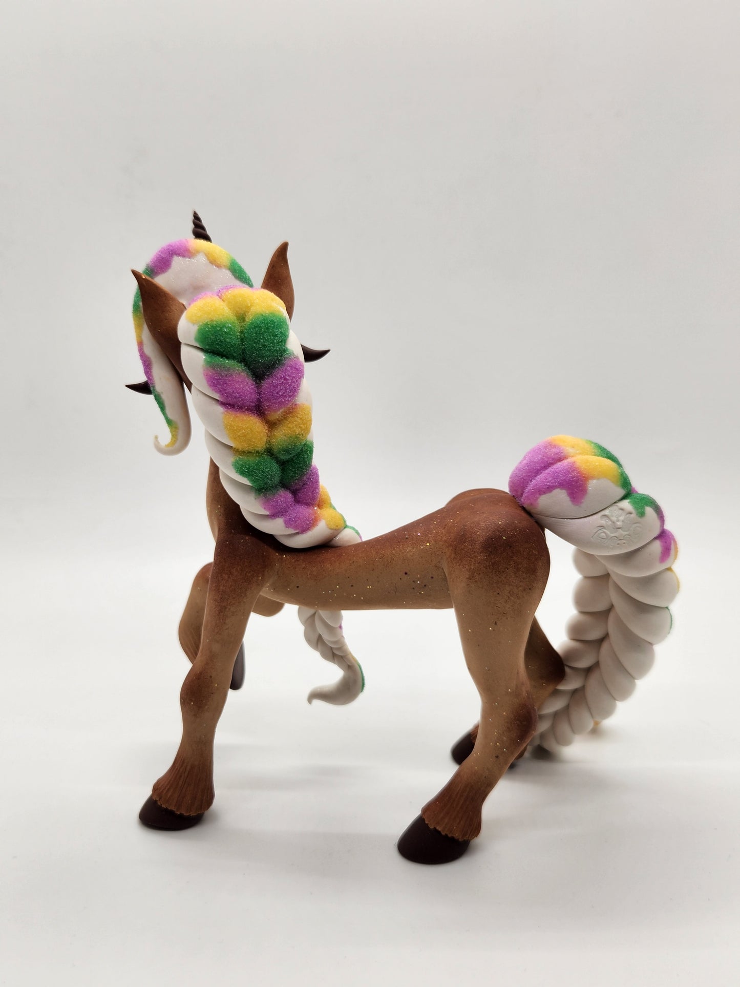 "Pâtisserie" king cake unicorn sculpture