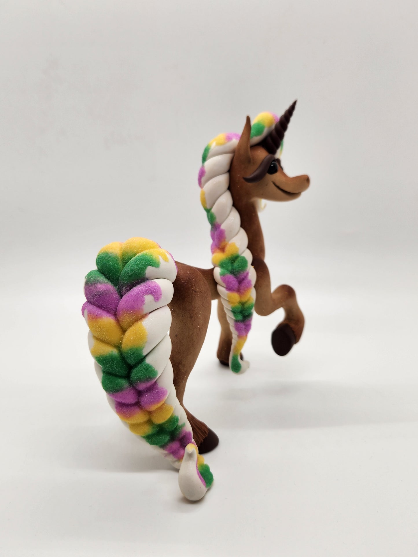 "Pâtisserie" king cake unicorn sculpture