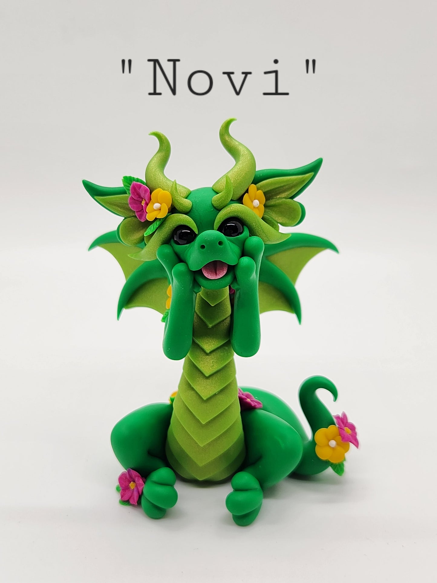 "Novi" green spring flowers dragon sculpture