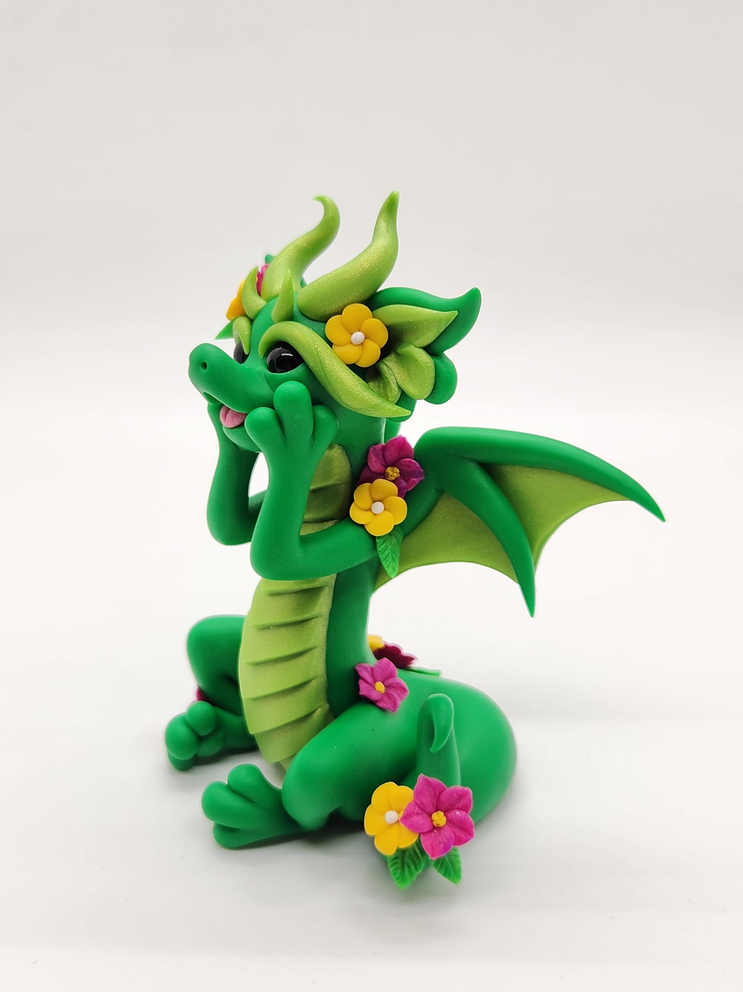 "Novi" green spring flowers dragon sculpture