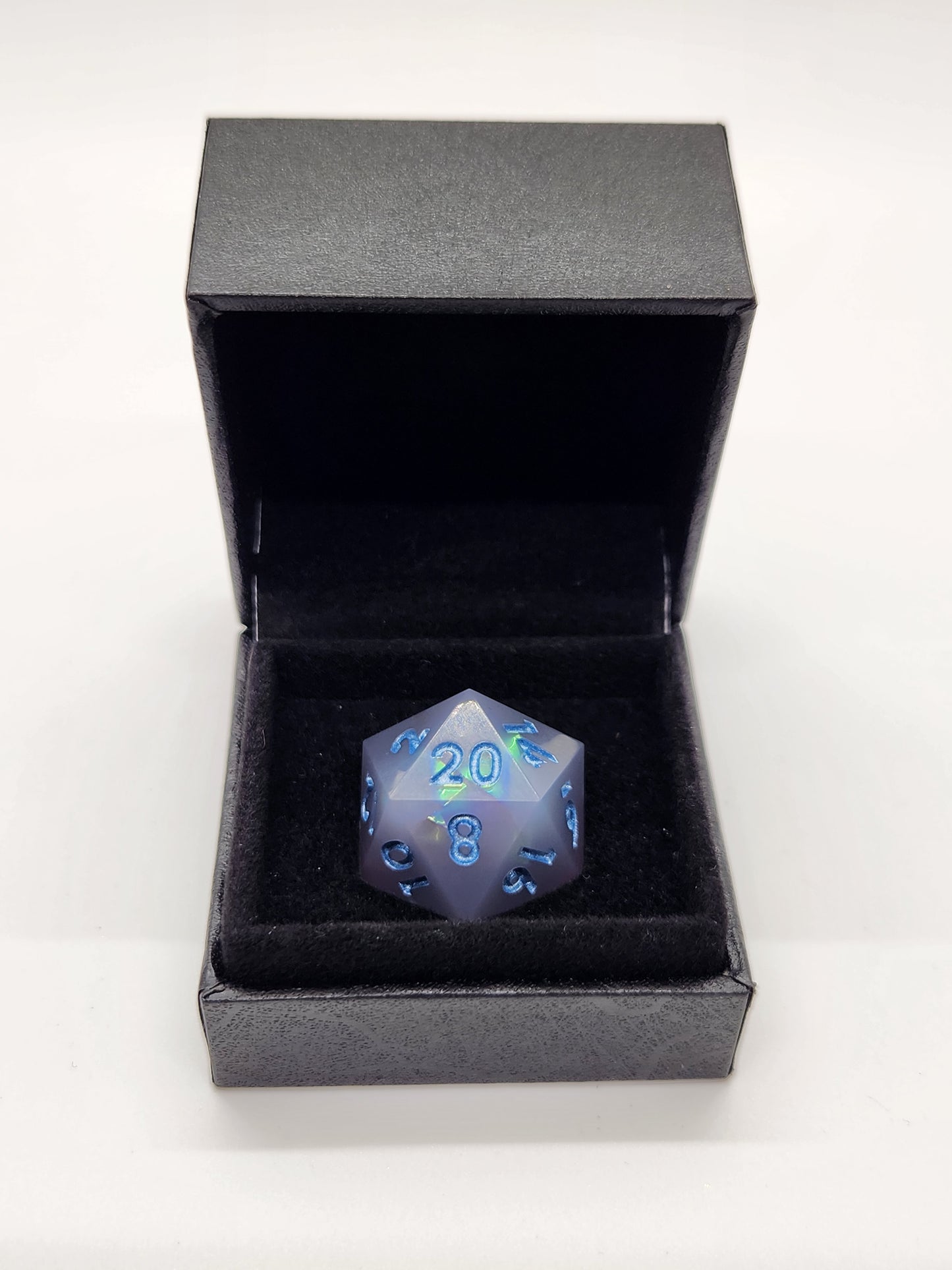 "Thây Ma" blue and pink zombie d20 dragon sculpture