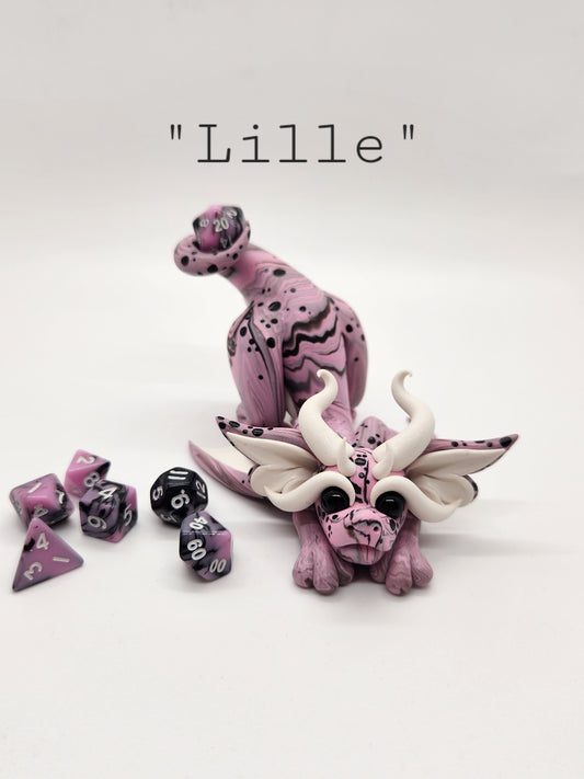 "Lille" pink mini dice set dragon sculpture