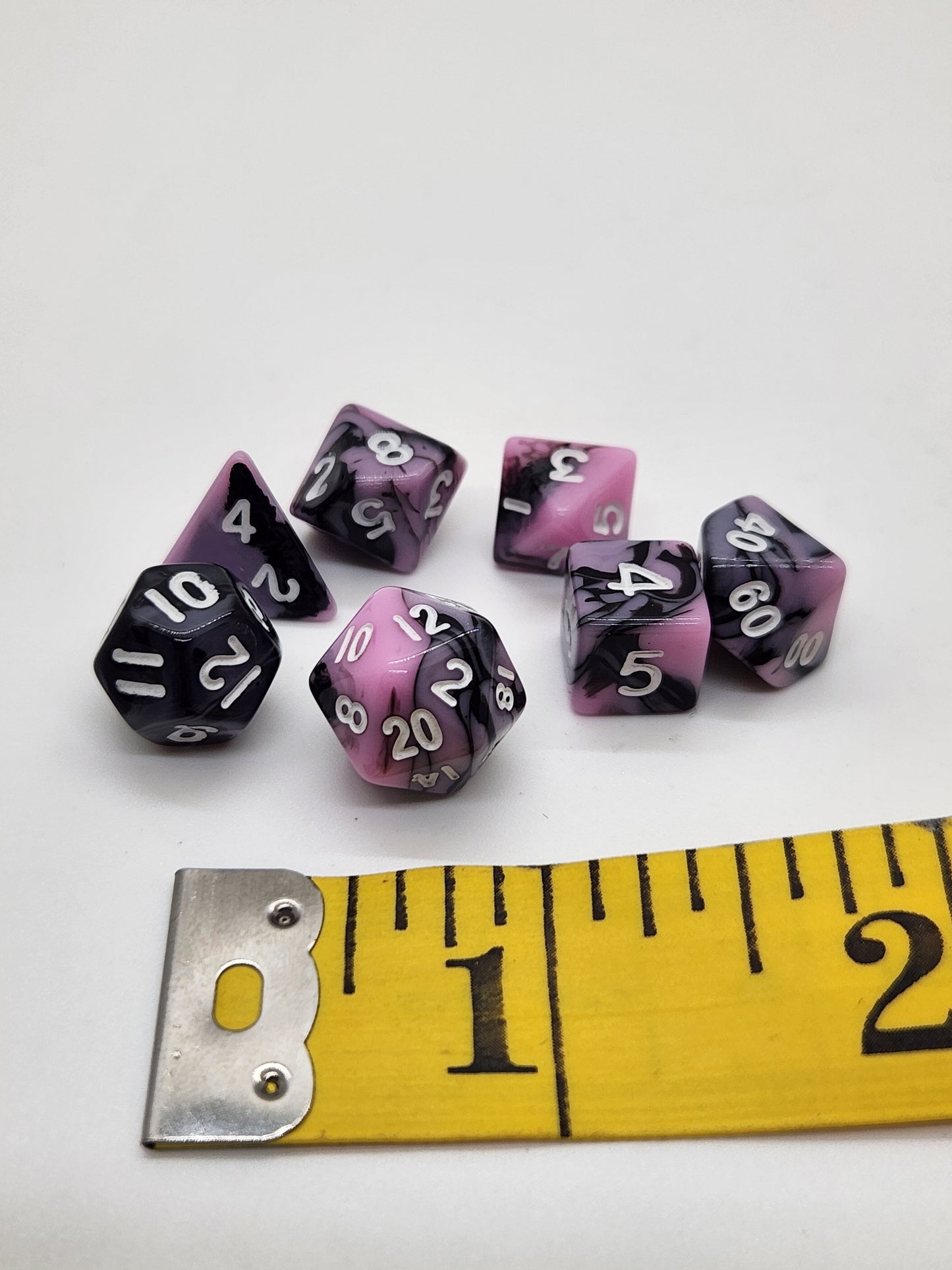 "Lille" pink mini dice set dragon sculpture