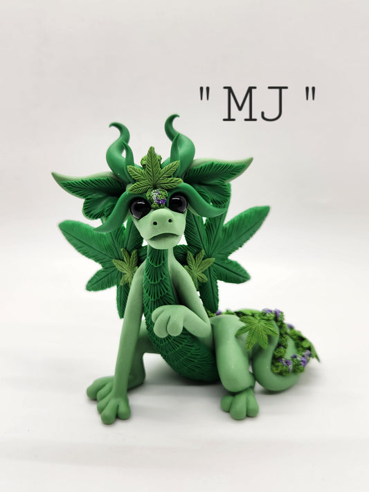 "MJ" green 420 bud flower dragon sculpture